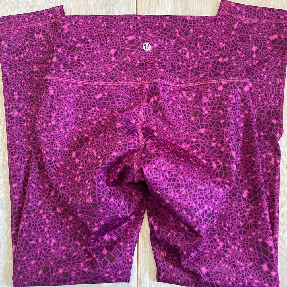 🌸🌟LULU 7/8 - Picture 2 of 2